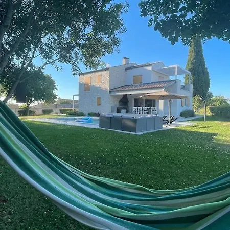 Sveti Kirin Villa